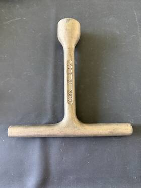 W-191-a Ampco 1-1/16 Inch Non Sparking T Handle Socket Wrench Usa