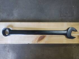 25-282 Armstrong Combination Wrench Size 2 9/16 X 32 Inch . Striking Slugging