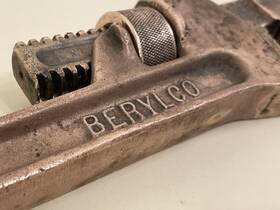 W-218 Berylco Non-sparking Beryllium Brass Adjustable Pipe Wrench Size 14ftft