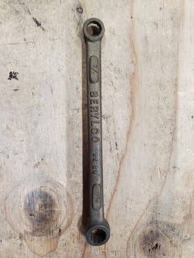 W989 Berylco Double Sided Box End 7/16 Inch And 3/8 Wrench Nonsparking