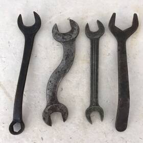S-2028 Blue-point Lot Of 4 Vintage 1 Wrench S 5/8 Inch And 2 Unbranded