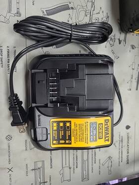 Dcb107m12v Dewalt Dcb107 12v/20v Max Lithium-ion Charger