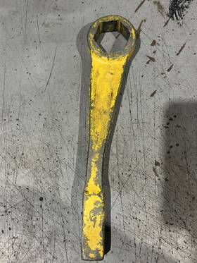 Rn7100 Fairmount 1 5/8 Inch Wrench Stud Used Free Shipping