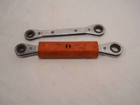 Gp-221 Fargo Linemans Insulated 9/16 Inch X 3/8 Ratcheting Box Wrench Plus 1