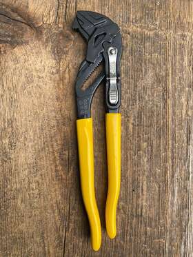 D530-10 Klein Tools D53010 10-inch Reversible Jaw Plier Wrench