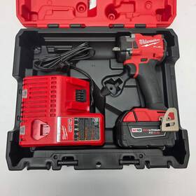 2854-22r Milwaukee 3/8 Inch Compact Impact Wrench With M18 5.0 Battery