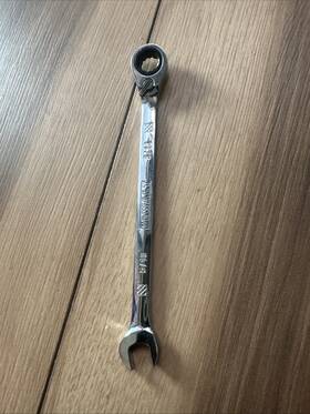 Dwmt17332 Stanley Consumer Tools New Dewalt 5/16 Inch Reversible Ratchet Combo Wrench Free Shipping