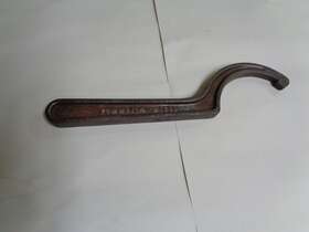B-1693 Towmotor Spanner Wrench