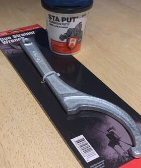1817002 Wal-rich Harbor Forge 1817008 Duo Strainer Wrench And 14oz Plumbers Putty