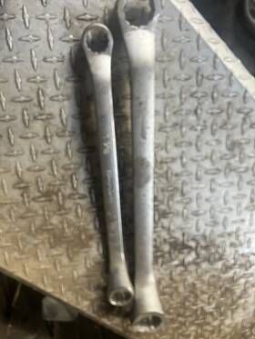 54652 Wright Tool 1-7/16 1-5/8 Box Wrench 12 Point Std. Offset - 1-7/16inch X 1-5/8inch And 1-1/4x 1-1/16 Pair