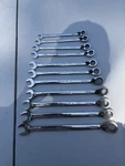 Snap 11 Pc 12-POINT Metric Reversible Ratcheting Combination Wrench Set Used. Fixed Price $199.99.