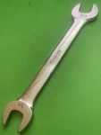 Snap-on Professional Hand Tools Usa Sae 5/8" X 11/16" Open End Wrench Mpn VO2022. Fixed Price $10.74.