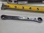 Snap On 5/16" 11/32" 12-POINT Ratcheting Box Wrench R1011A. Fixed Price $15.00.