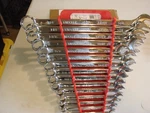 Mac Tools Knuckle Saver 15 Piece Combo Wrench Set Sae 5/16 1/4 ". Fixed Price $575.00.