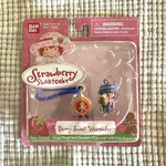Vintage Nib 2002 Strawberry Shortcake Sweet Wearables #15510 Ginger Snap. Fixed Price $39.95.