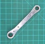 Snap On Tools R1820 Ratcheting Double Box End 12 Point Wrench 9/16" 5/8". Fixed Price $25.00.