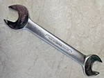 Britool Large Open Ended Spanner - Bs (9/16" W) & 11/16" (5/8". Fixed Price $10.09.